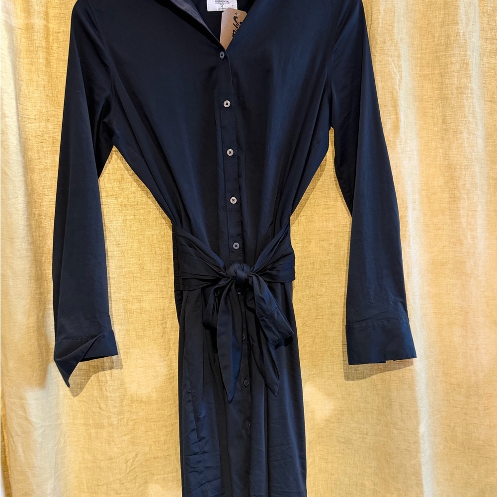 UNTUCKit Black Button-Up Shirt